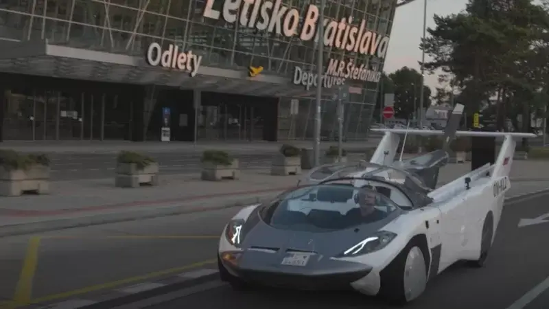 উড়ন্ত-গাড়ি-flying-car-aircar