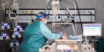 ইতালিতে করোনাভাইরাসে মৃত্যুর মিছিল এত বেশী কেন ?