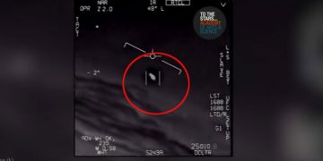 দীর্ঘদিন গোপন থাকা অজানা উড়ন্ত বস্তুর (UFO) ভিডিও প্রকাশ করলো পেন্টাগন