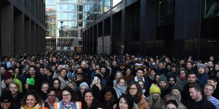 গুগলে চাকরি – স্বপ্ন পূরণে মাথায় রাখুন এই বিষয়গুলি