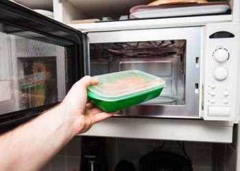 মাইক্রোওয়েভ ওভেন যখন নীরব ঘাতক
