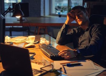 ঘুমের ব্যাঘাত মানুষের জন্য কতটা ক্ষতিকর?