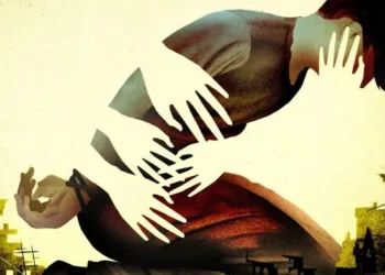 পুরুষ কি শুধুই ধর্ষক? নাকি পুরুষতান্ত্রিক সমাজের মারপ্যাঁচে লুকিয়ে আছে নিজেও ধর্ষিত হওয়ার দুর্ভোগ?